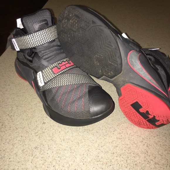 LeBron soldier 9 - Picture 4 of 4